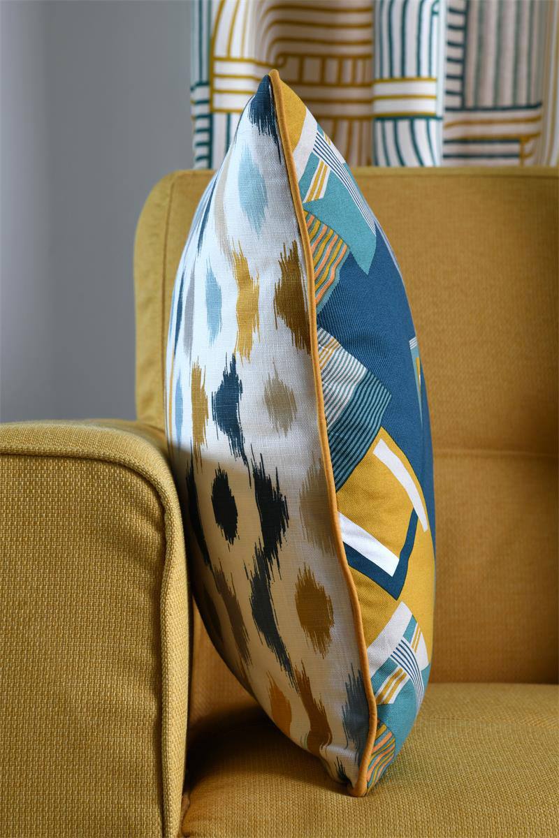 Modernes Ikat-Muster- 100% Baumwolle - Spezialangebot